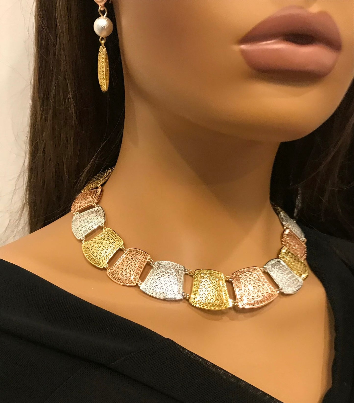 Gold jewelry set for women