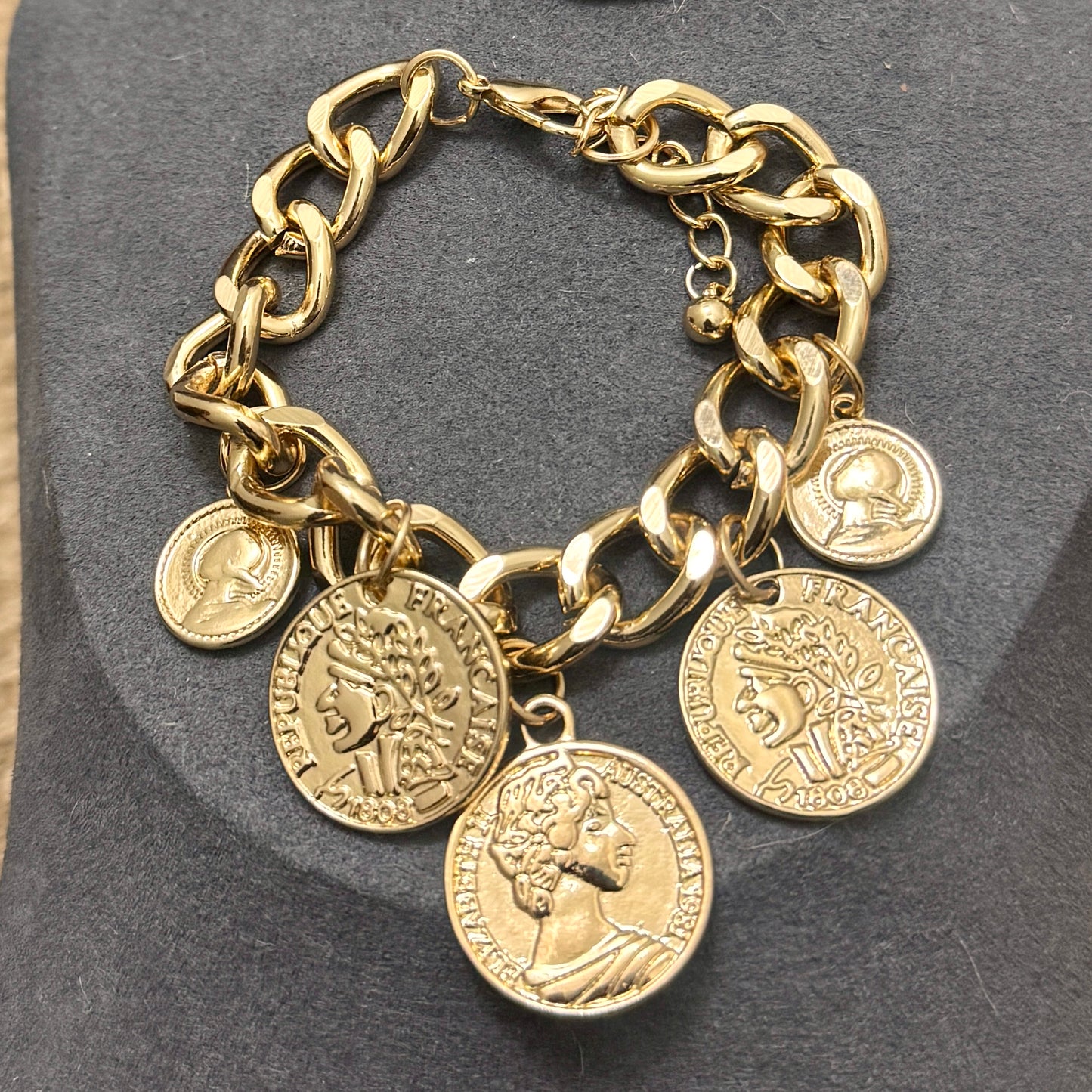 Elizabeth II Bracelet, Bracelet for Women