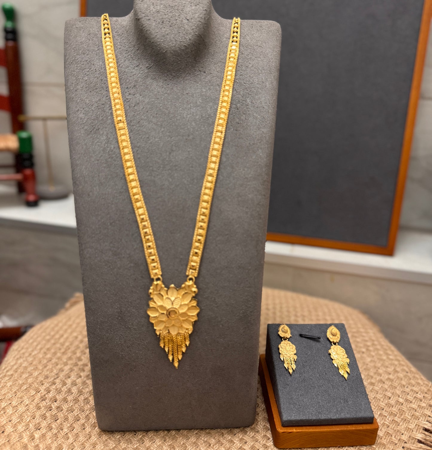 Necklace & Earrings Set