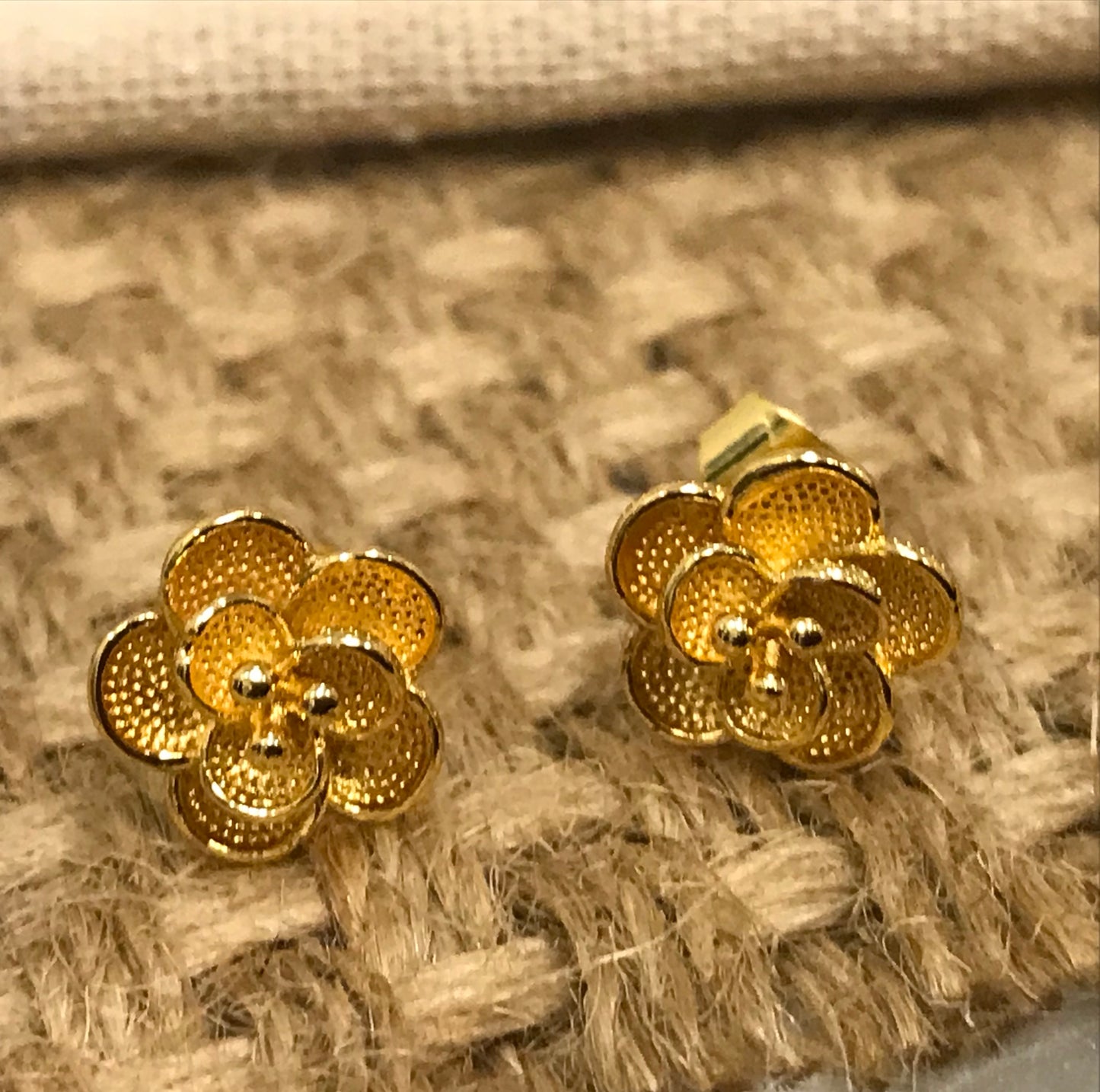 Flower Shape Small Stud earrings, Dainty Stud Earrings