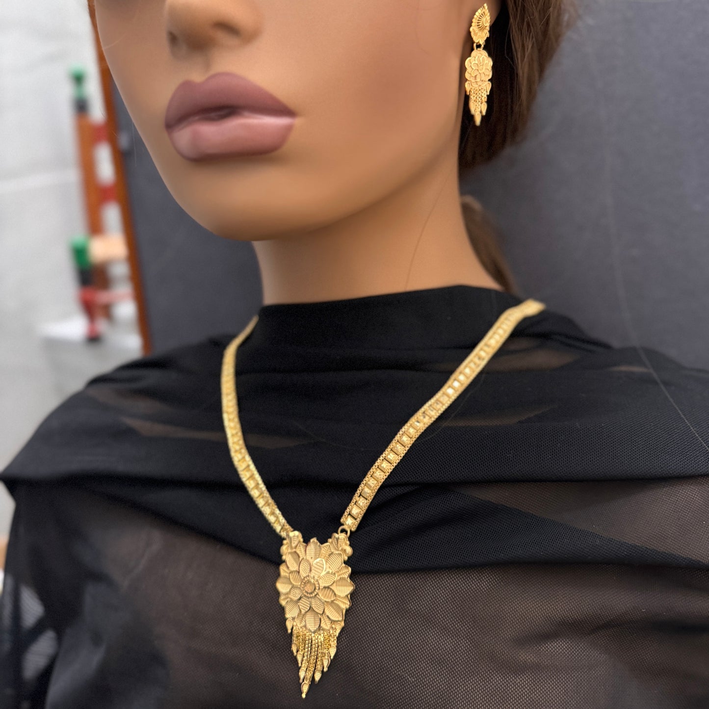 Necklace & Earrings Set