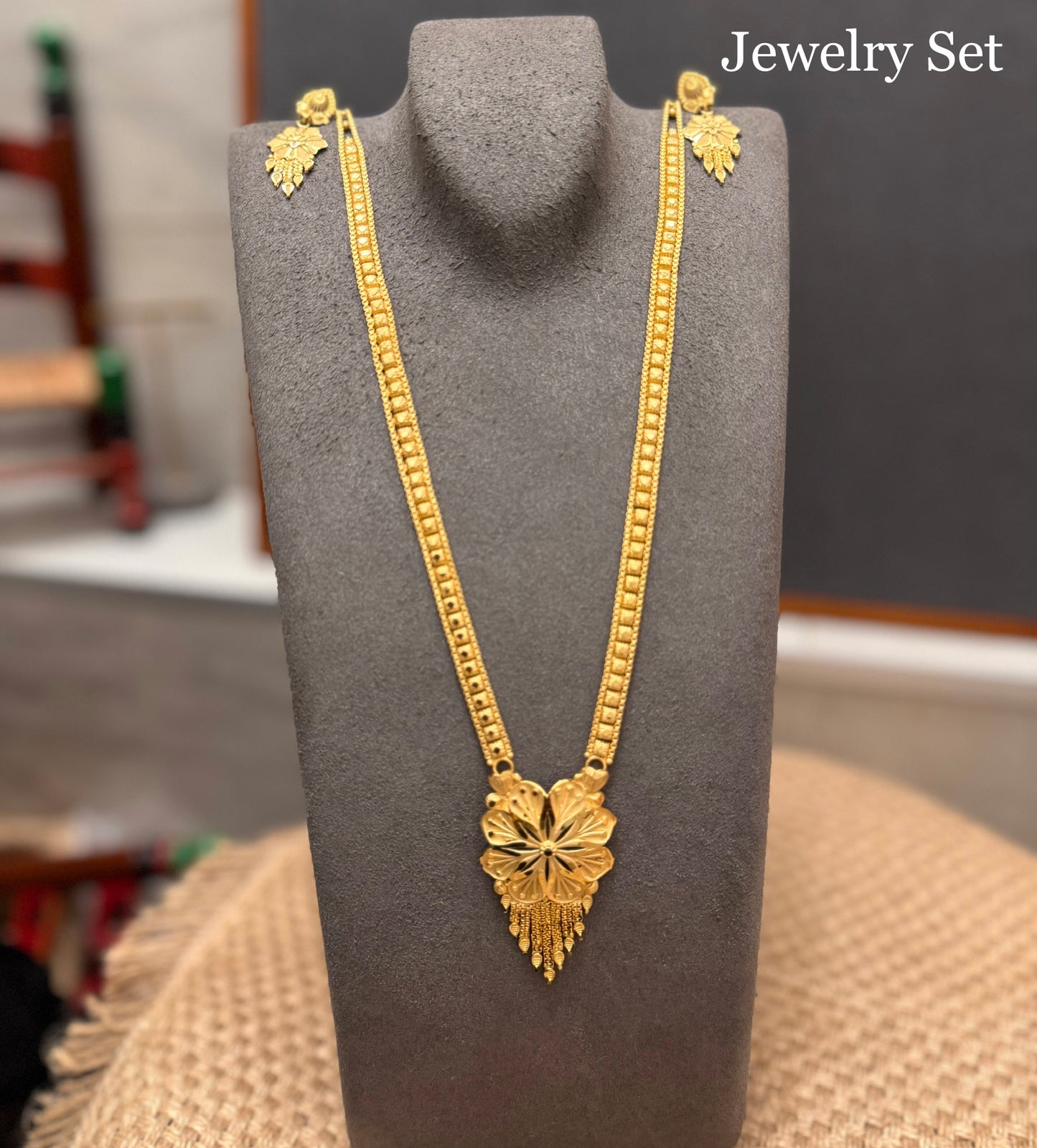 Necklace & Earrings Set