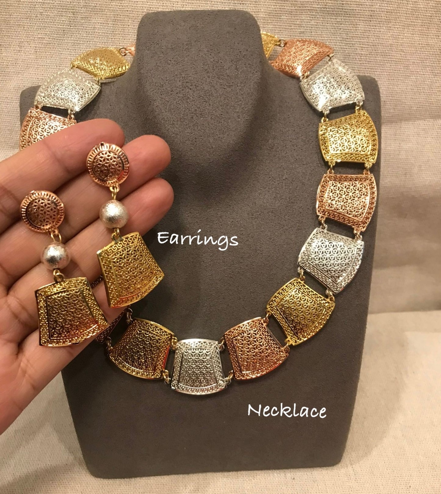 Gold jewelry set for women