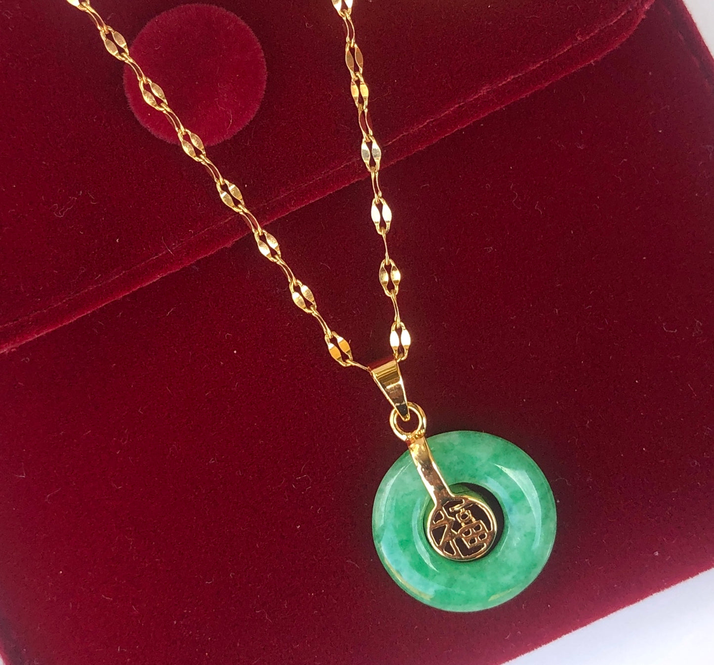Jade Necklace, Love Character