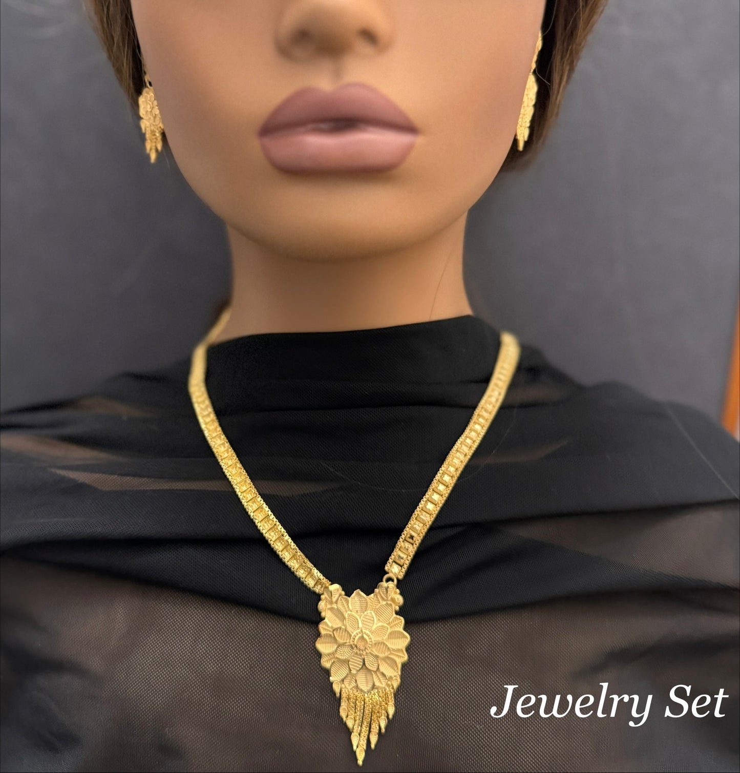 Necklace & Earrings Set