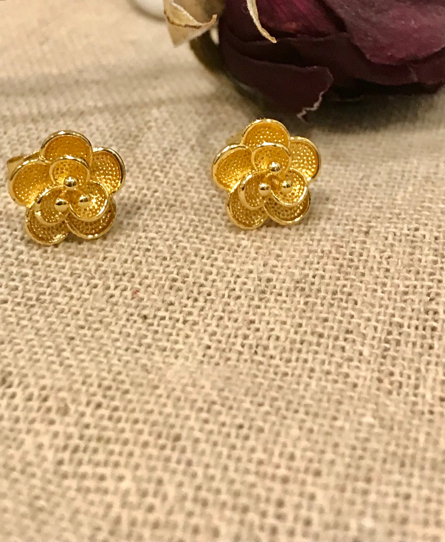 Flower Shape Small Stud earrings, Dainty Stud Earrings