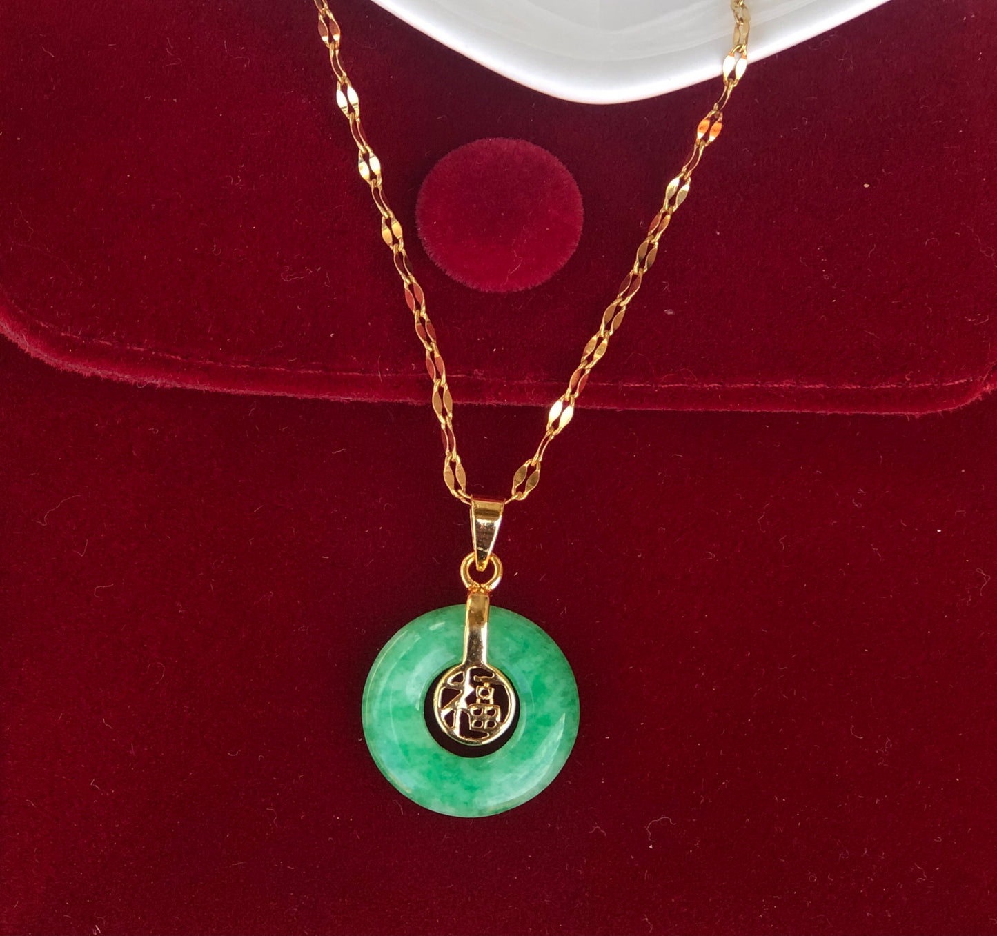 Jade Necklace, Love Character