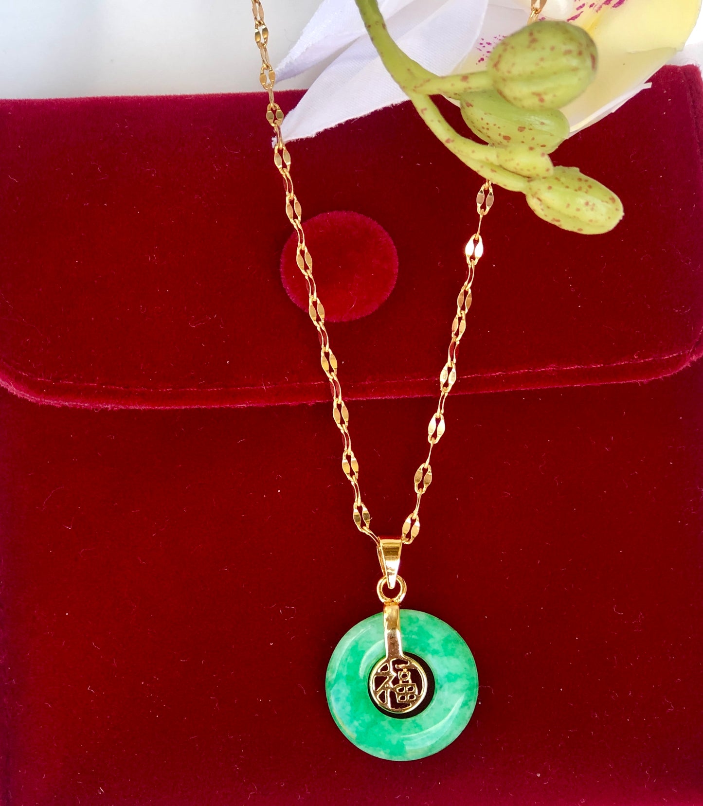 Jade Necklace, Love Character