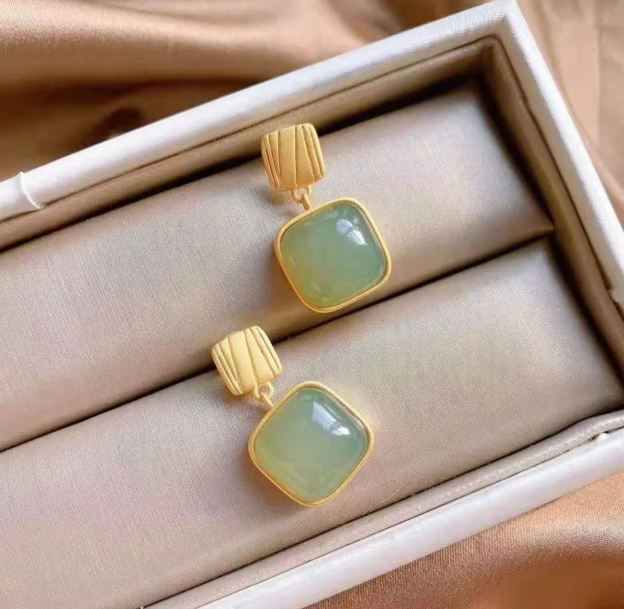 Jade earrings, Green jade Earrings
