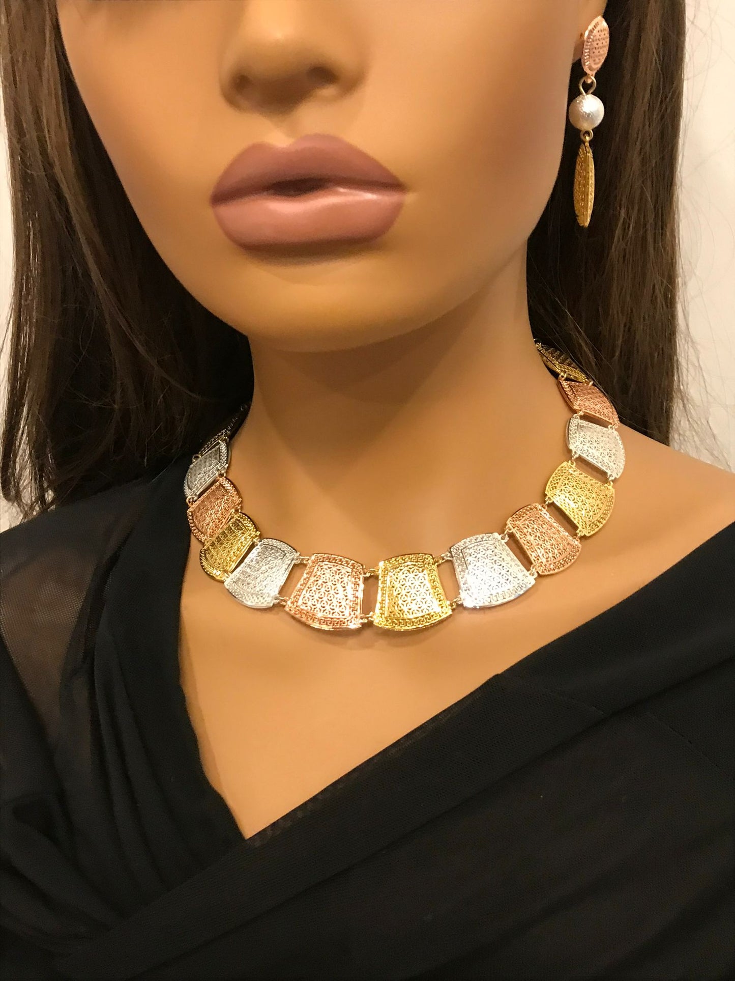 Gold jewelry set for women